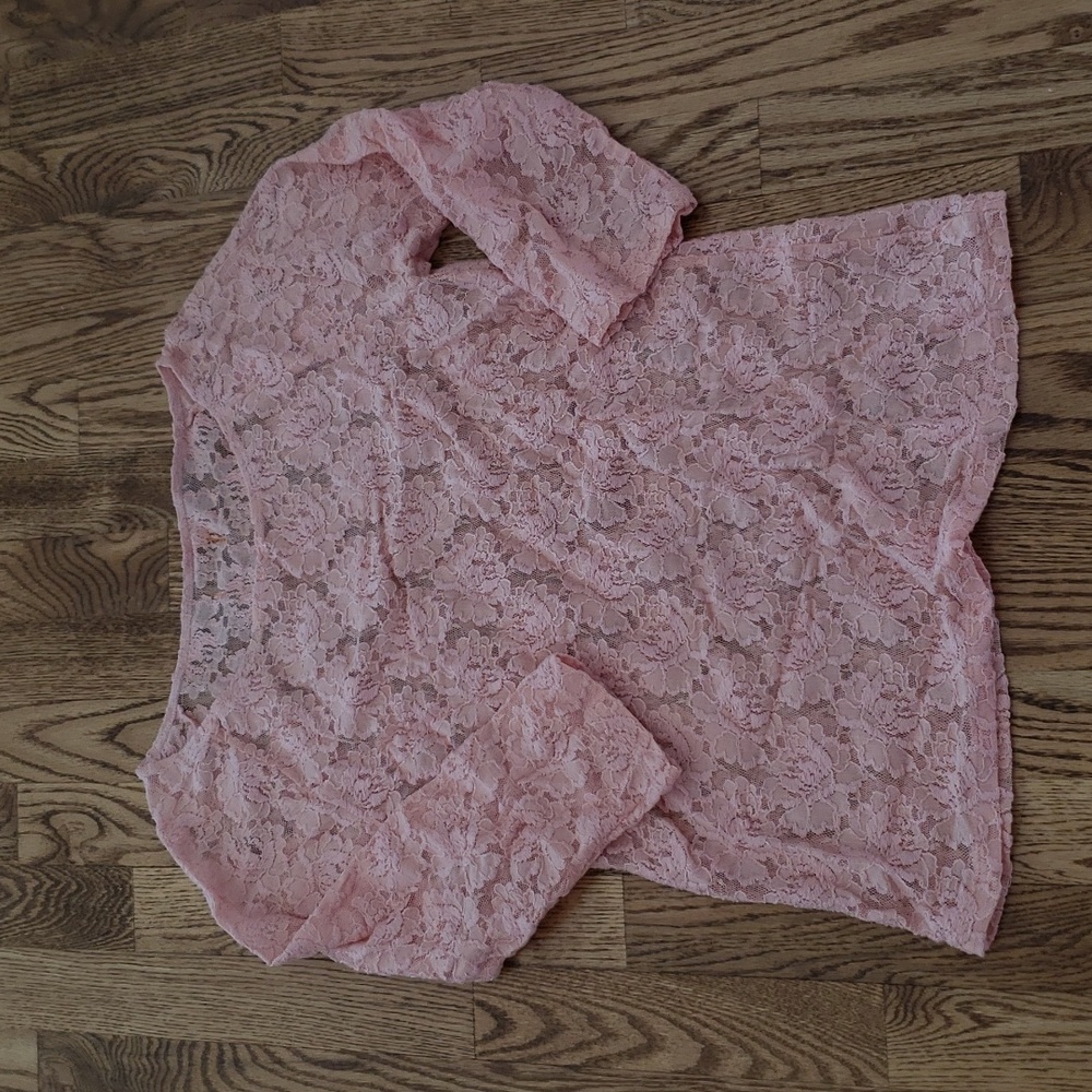 (M) Lace Slightly Sheer Pastel Lightweight Dainty Feminine Fairycore